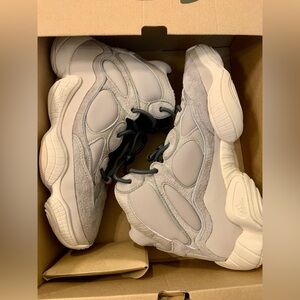 Like New Yeezy 500 High Mist Stone Size 10